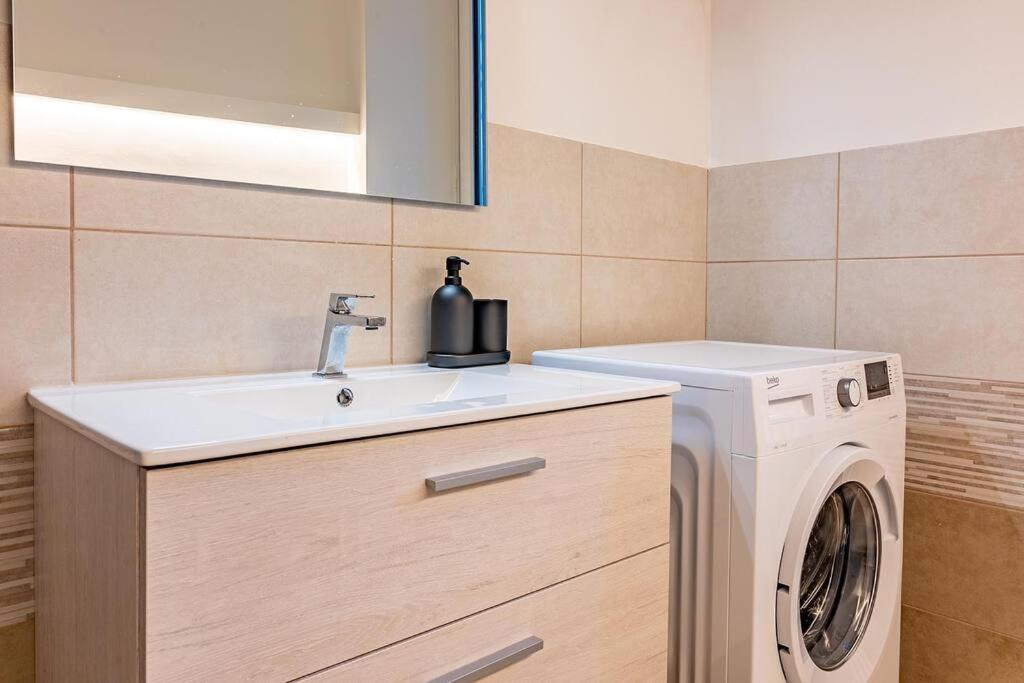 מילאנו Guest Planet - Cozy Housing Porta Romana M3 מראה חיצוני תמונה