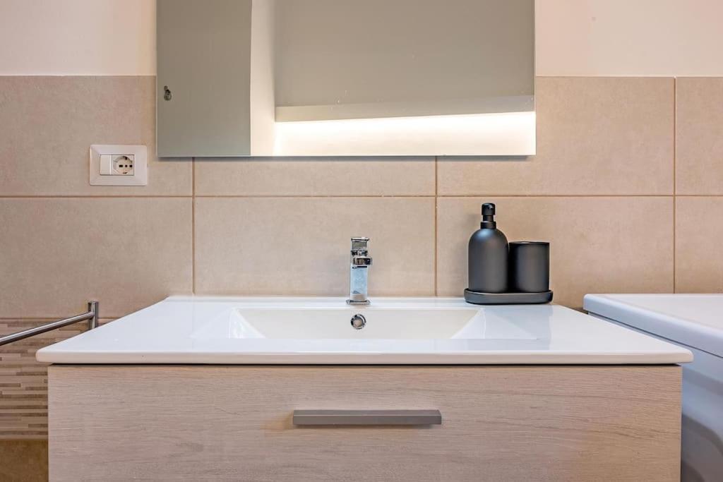 מילאנו Guest Planet - Cozy Housing Porta Romana M3 מראה חיצוני תמונה